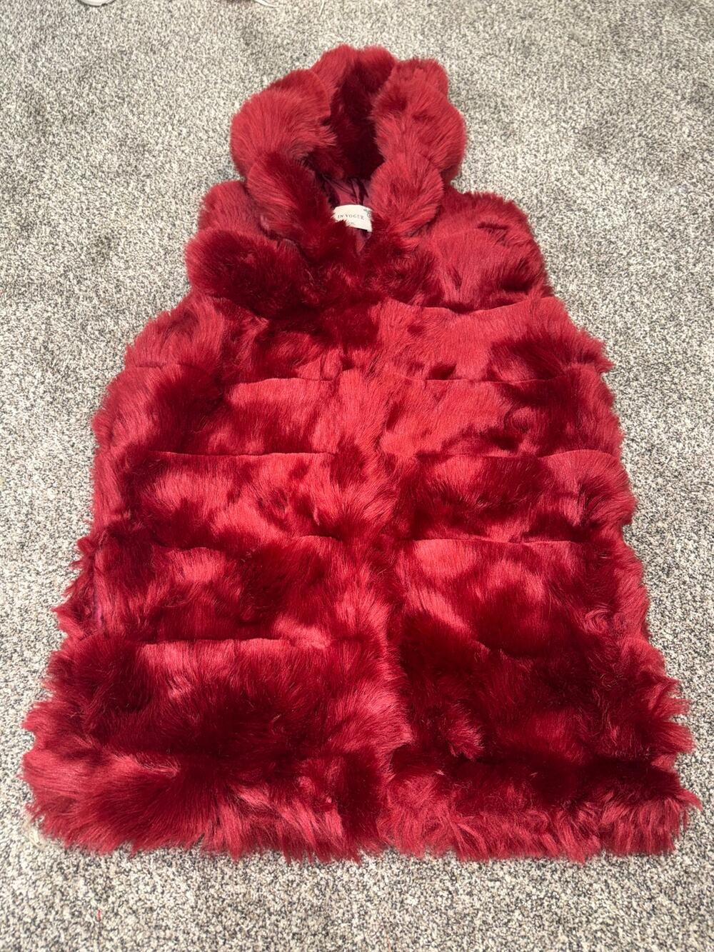 In Vogue Red Faux Fur Hooded Vest Women’s L/XL Burgundy Glam